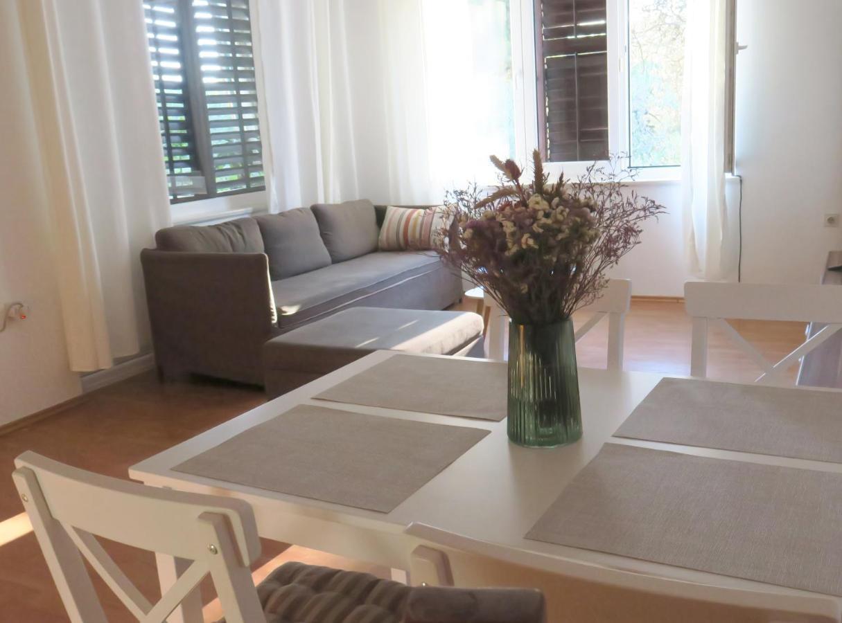 Elda Apartment พูลา ภายนอก รูปภาพ